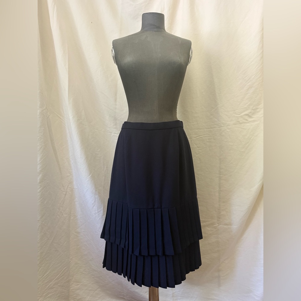 Vintage Richard Warren II for Neiman Marcus. Navy blue double hem pleated skirt.